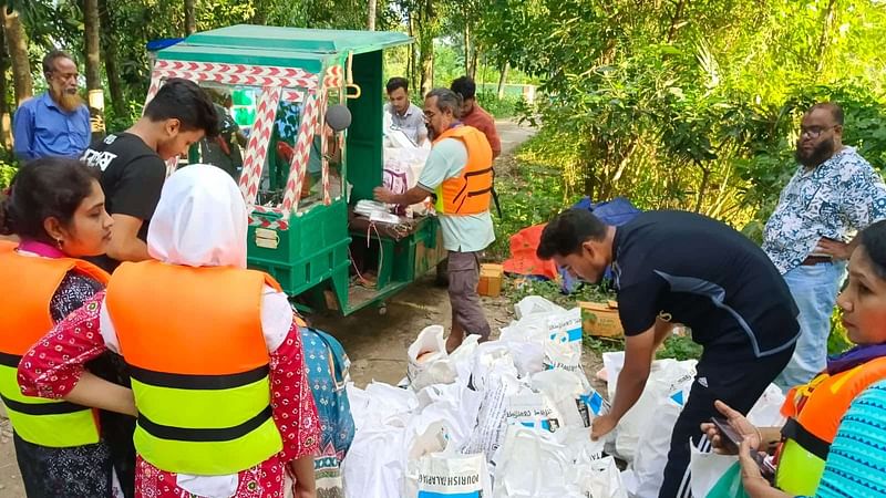 ছবি : বাংলাদেশ গ্রাম থিয়েটারের সৌজন্যে