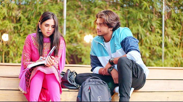 একটি নাটকের শুটিংয়ের দৃশ্যে তানিয়া বৃষ্টি ও আরশ খান। ছবি: ফেসবুক