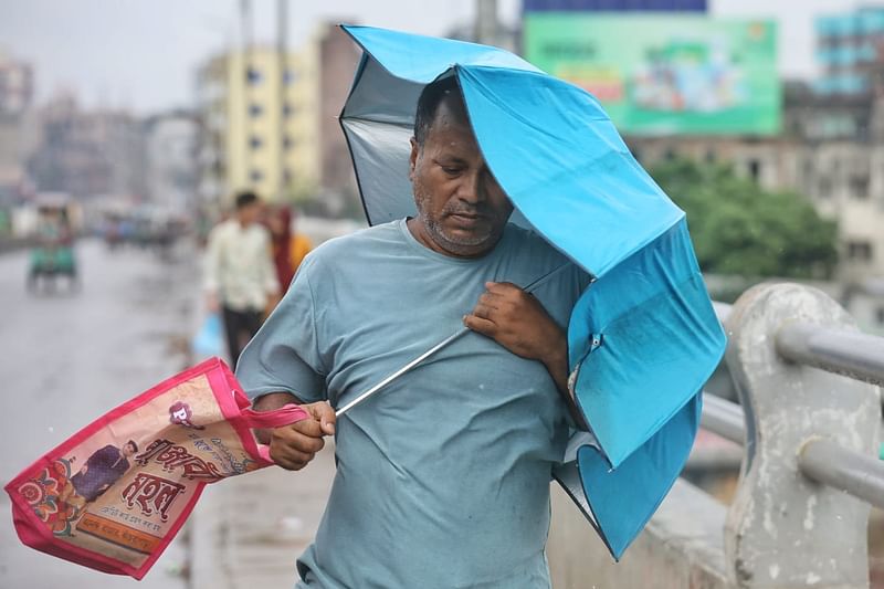 রাজধানীসহ সারা দেশে বৃষ্টি বাড়বে