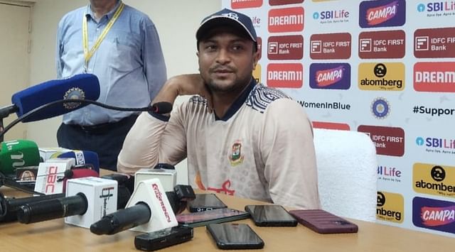 কানপুরে টেস্ট থেকে অবসরের ঘোষণা দেন সাকিব আল হাসান