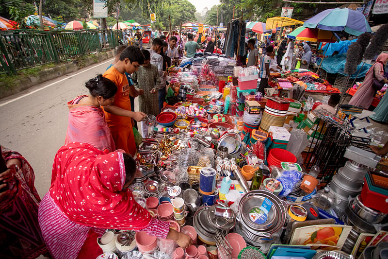 ৩০০ থেকে ৫০০ টাকায়
পাওয়া যায় বাসনকোসন