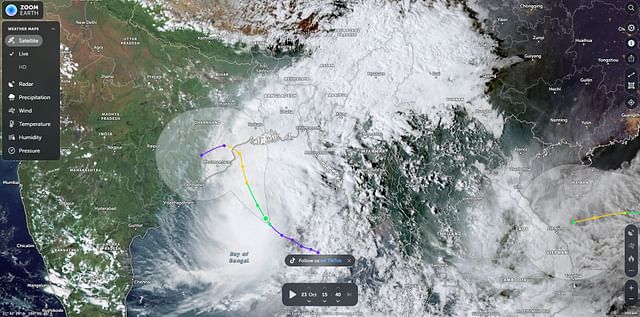 জুম আর্থে ঘূর্ণিঝড় দানার অবস্থান
