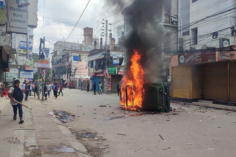 দায়িত্ব পালনের ক্ষেত্রে অতি প্রয়োজনীয় হলে আইনপ্রয়োগকারী সংস্থা বল প্রয়োগ করতে পারে: হাইকোর্ট  - আইন ও ন্যায়বিচার