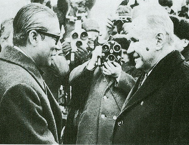 Soviet premier Alexei Kosygin welcomes prime minister Sheikh Mujibur Rahman on 1 March 1972.