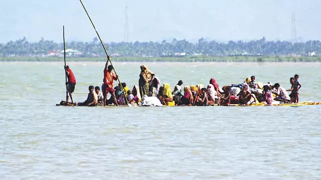 Rohingyas adrift at sea