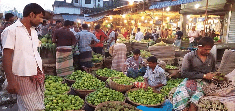 Retailers at Karwan Bazar, Dhaka