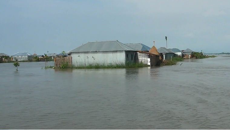 Flood situation worsens in Kurigram as Dharla and Brahmaputra rivers overflowing