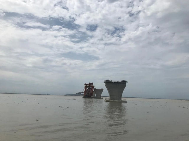 The Mawa end of Padma bridge awaiting for the placement of spans 