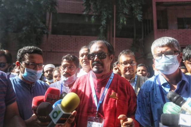 Awami League candidate for Dhaka-5 by-polls Kazi Monirul Islam talks to the media . Jatrabari, 17 October
