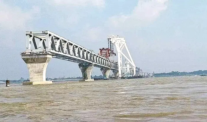 On Sunday morning 4,800 metres of Padma bridge was visible