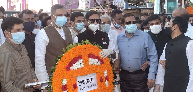 Awami League general secretary Obaidul Quader, along with party leaders, pay homage to Shaheed Noor Hossain, who was killed in a police firing on a pro-democracy procession on this day in 1987 at Noor Hossain Square at Zero Point, Dhaka on 10 November 2020