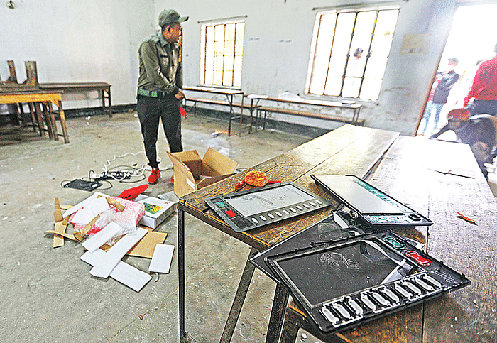 Miscreants damaged the EVM and vehicles at the Patharghata Girls High School centre