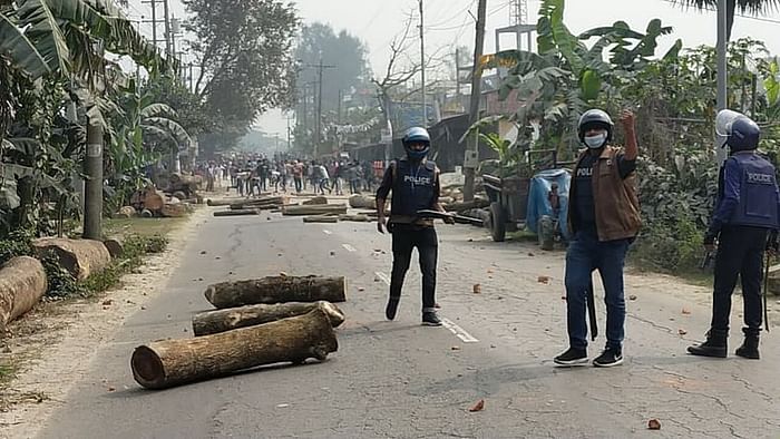 Shots were fired as clashes broke out among supporters of Anwar Hossain Jitu and Mamunur Rashid at Ramganj pourashava