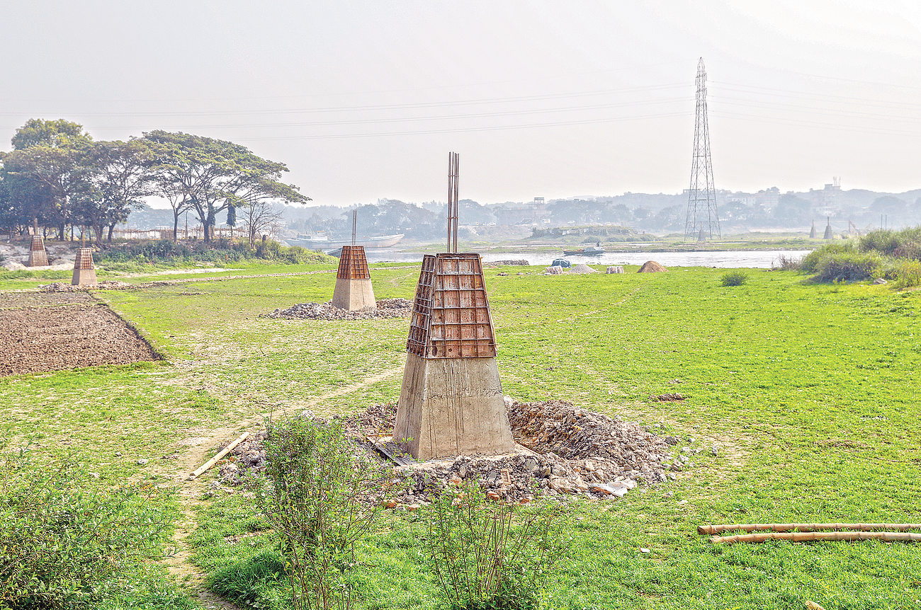 BIWTA has wrongly positioned boundary pillars while demarcating the rivers around Dhaka. This picture is taken at the bank of Turag river in Mirpur