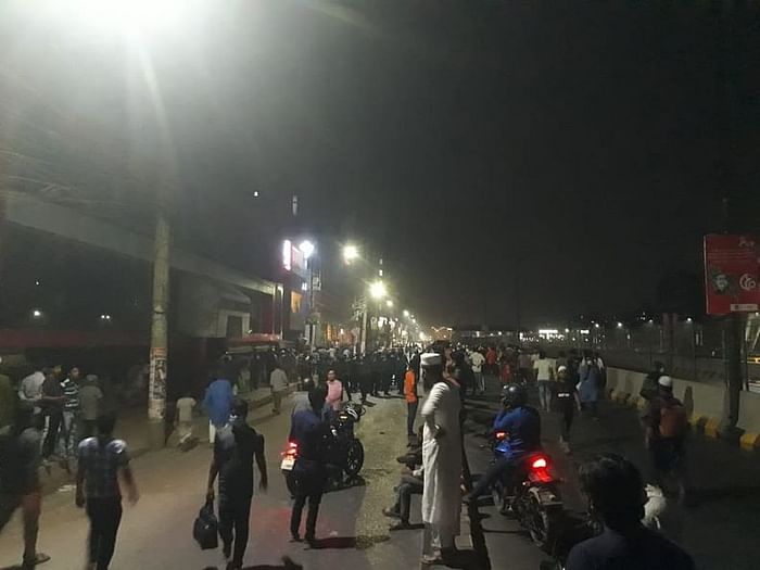 Madrasa students block Dhaka-Chattogram highway