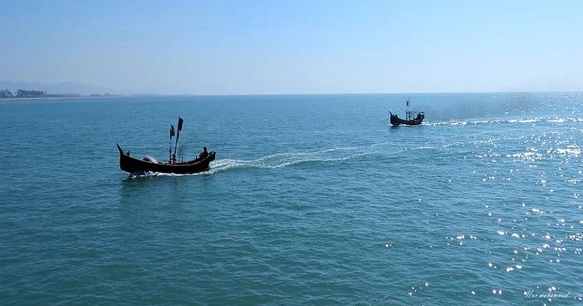 11-fishermen-missing-as-trawler-sinks-in-bay