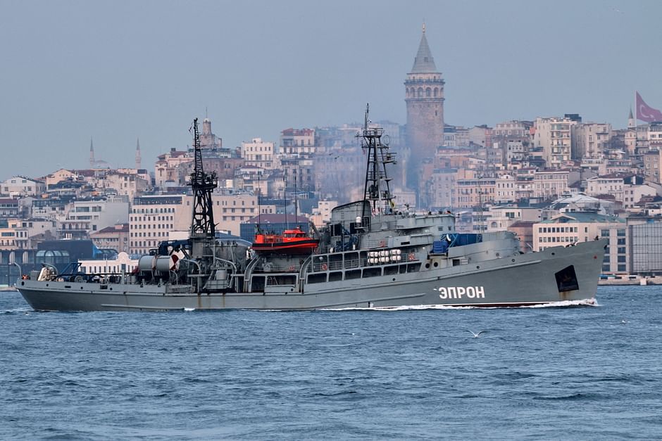 The Russian Navy's Black Sea Fleet 145th Rescue Ship Squad's Prut class rescue tug EPRON sails in the Bosphorus, on its way to the Black Sea, in Istanbul, Turkey.  Picture taken 17 February 2022.