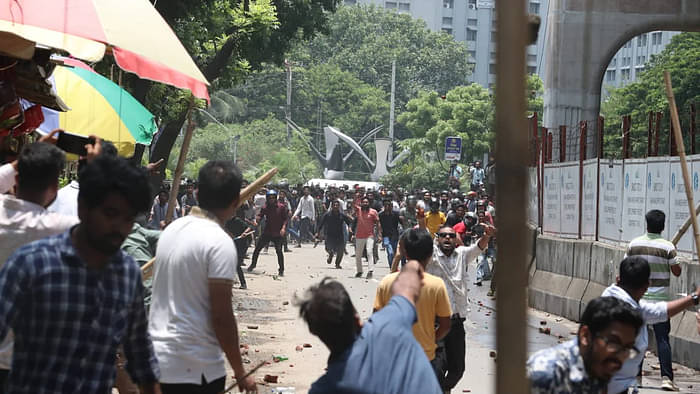 Sporadic clashes took place between BCL and Chhatra Dal men on the Dhaka University campus on Wednesday noon.