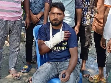 Injured day labourer Mobarak Hossain
