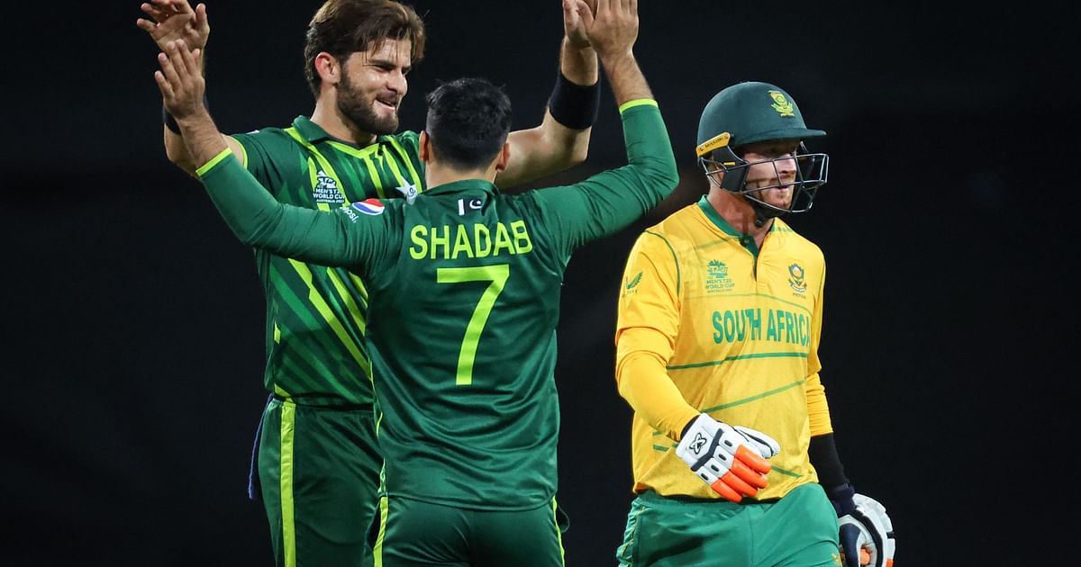 pakistan-beat-south-africa-in-rain-affected-t20-clash