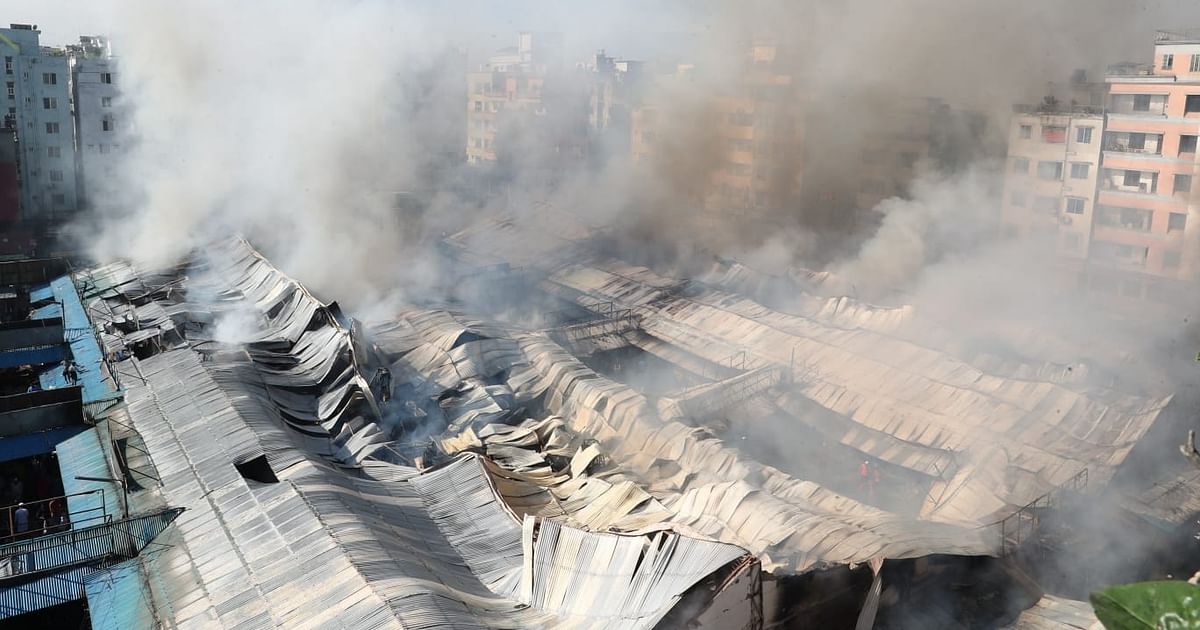 the-horror-of-mohammadpur-krishi-market-fire