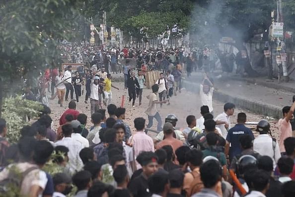 The quota protesters and members of Bangladesh Chhatra League have been locked into a clash since 2:00 pm Tuesday