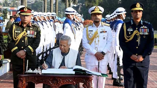 Chief Adviser professor Muhammad Yunus today paid glowing tributes to the Armed Forces martyrs today