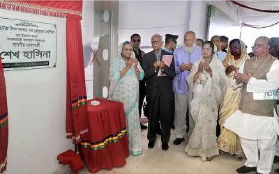 Prime minister Sheikh Hasina inaugurated the country’s biggest 500-bed Ahsania Mission Cancer & General Hospital at Uttara in Dhaka on Wednesday. Photo: Focusbangla