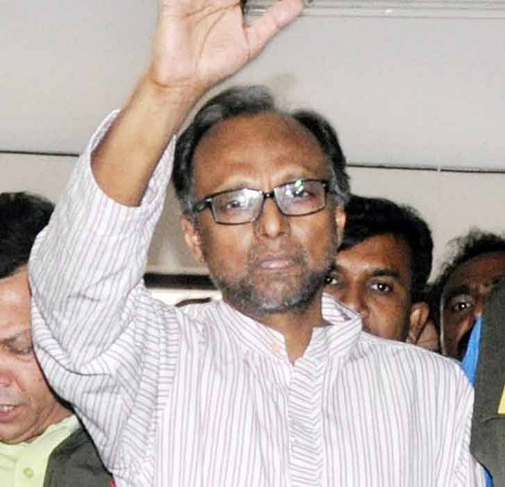 Daily Amar Desh acting editor Mahmudur Rahman. File photo