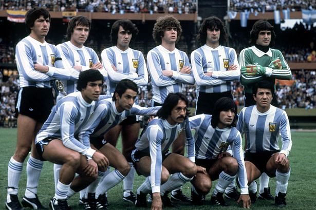 Alberto Tarantini (back row, third left) lines up with the Argentina team before the 1978 World Cup final. They beat Holland 3-1. Photo: AFP