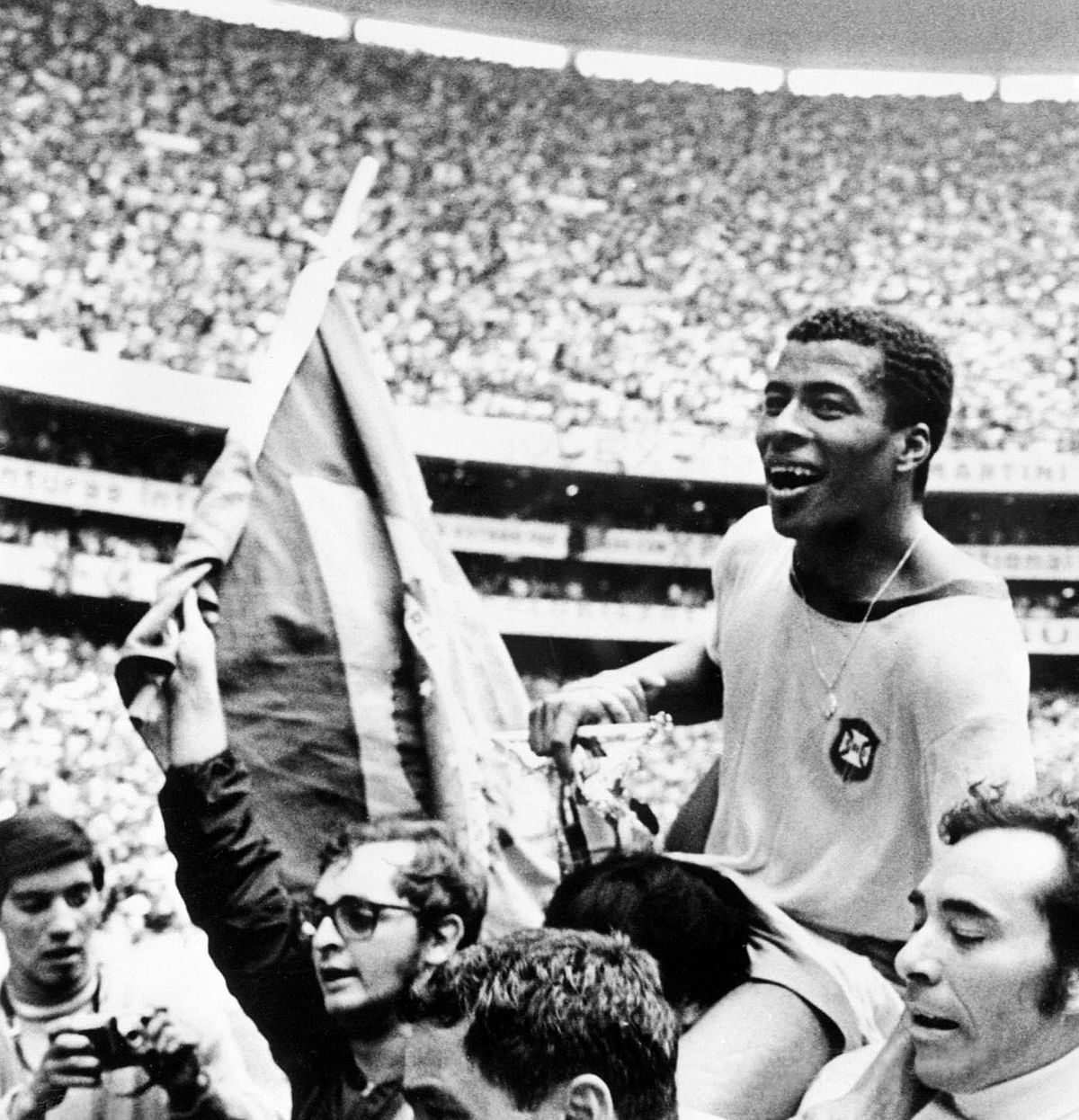 Brazilian forward Jairzinho is carried by fans after Brazil defeated Italy 4-1 in the World Cup final on 21 June 1970 in Mexico City. It is Brazil's third World title after the first two won in 1958 in Sweden and 1962 in Chile. Photo: AFP
