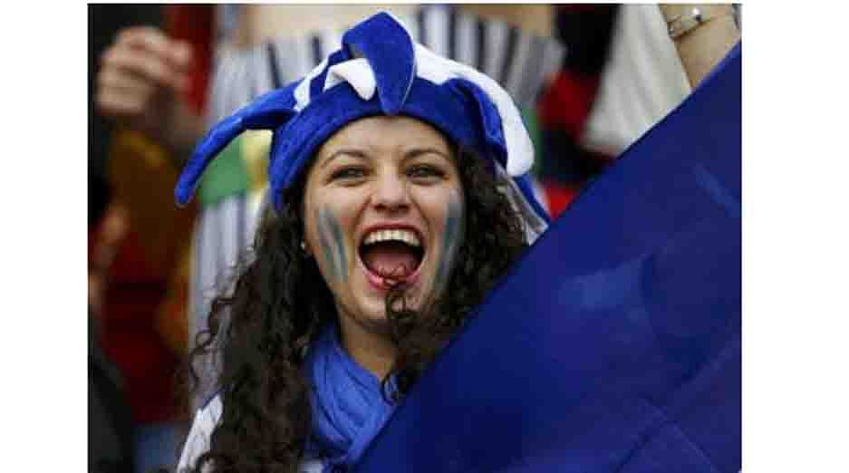 A Honduras fan waits for the 2014 World Cup Group E soccer match between France and Honduras at the Beira Rio stadium in Porto Alegre on June 15, 2014. Reuters