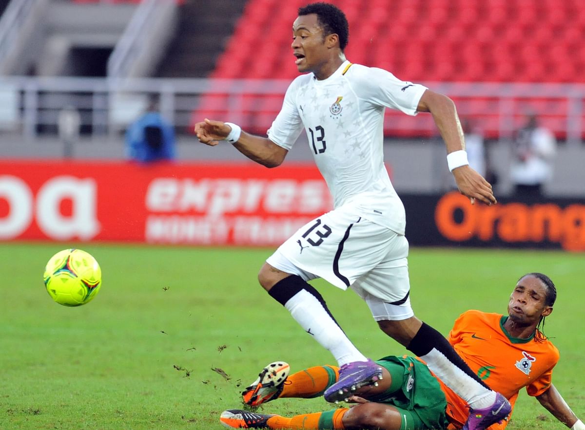 Ghana's National football team player Jordan AYEW (UP) vies for the ball with Zambia's Davies Nkausu (R) during the Africa Cup of Nations (CAN) semi-final football match between Ghana and Zambia in Bata on Feburary 8, 2012. AFP