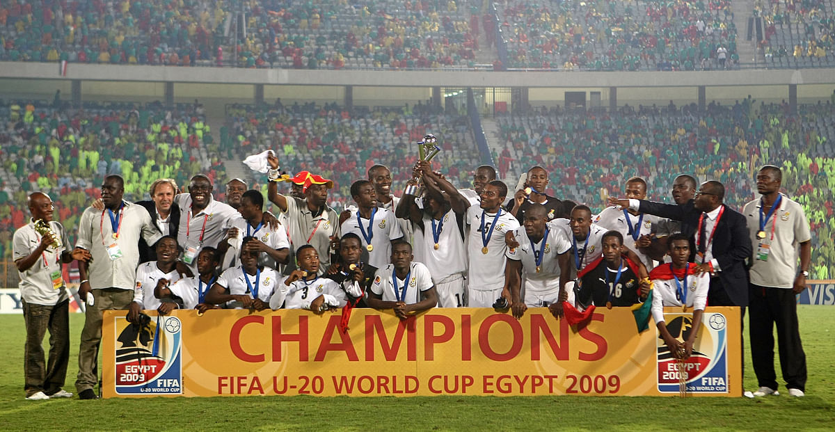 Ghana's team and staff celebrate winning the FIFA U-20 World Cup in Cairo on October 16, 2009. Ghana overcame Brazil 4-3 on penalties in the final match, becoming the first African side to win the tournament. AFP