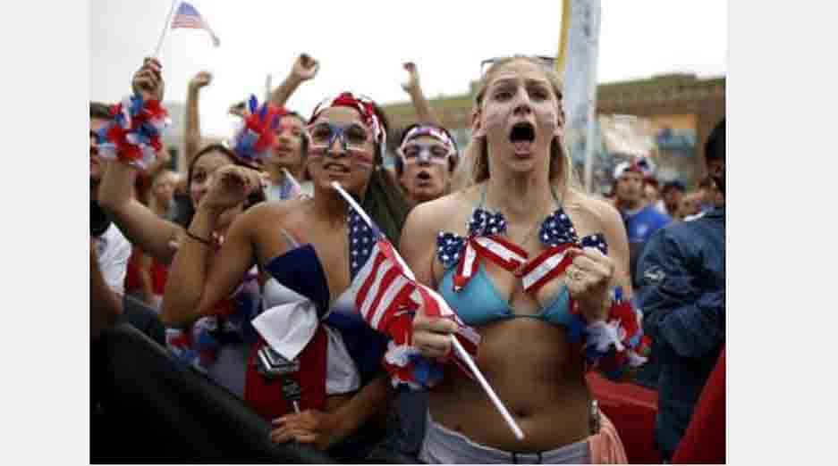 USA fans (R-L) Lindsay Beeder, 19, Shayda Ansari, 21, Lauryn De La Torre, 19, and Paige Conway, 18, react during the 2014 World Cup Group G soccer match between Germany and the US at a viewing party in Hermosa Beach, California on June 26, 2014. Reuters
