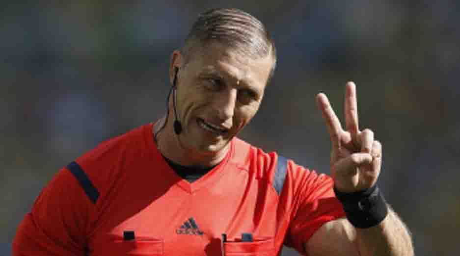 Argentinian referee Nestor Fabian Pitana gestures during the quarter-final football match between France and Germany at the Maracana Stadium in Rio de Janeiro during the 2014 FIFA World Cup on July 4, 2014. AFP