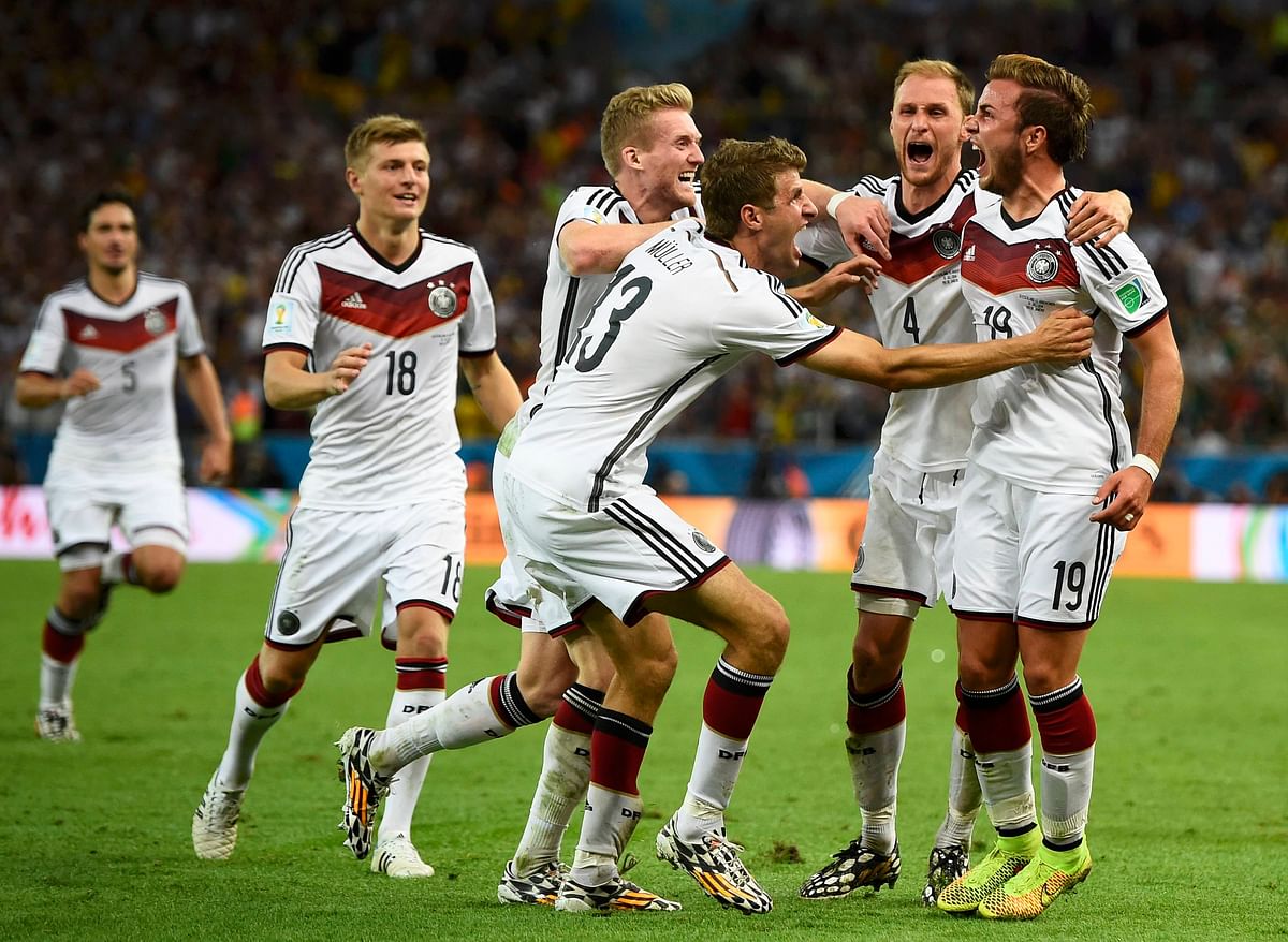 Germany's Mario Goetze celebrates his goal against Argentina with teammates (L-R) Mats Hummels, Toni Kroos , Andre Schuerrle , Thomas Mueller and Benedikt Hoewedes during extra time in their 2014 World Cup final at the Maracana stadium in Rio de Janeiro on July 13, 2014. Reuters