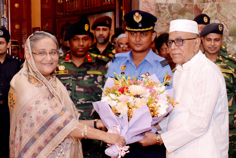 Prime Minister Sheikh Hasina meets President Abdul Hamid at Bangabhaban on Sunday. Photo: Focus Bangla