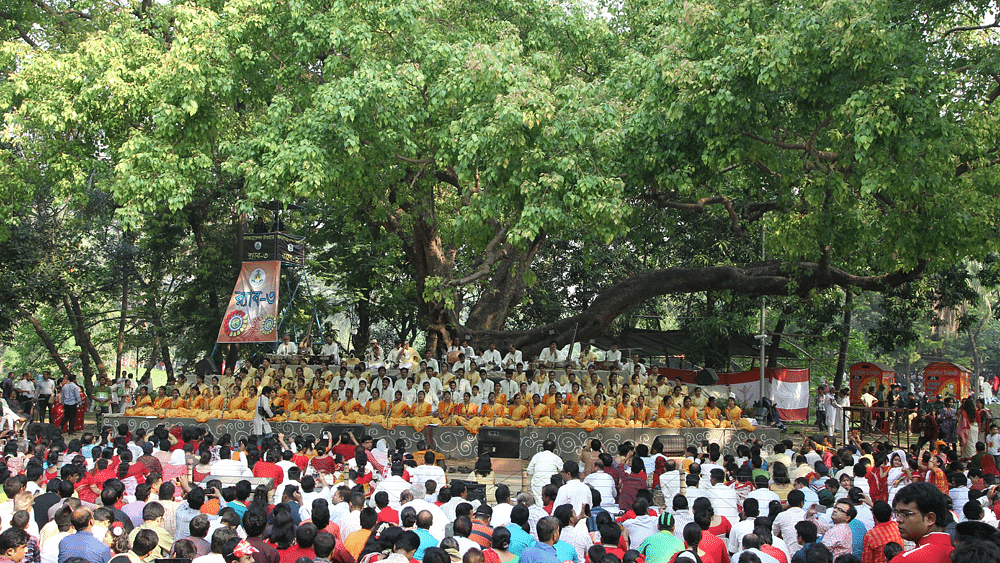 Cultural organisation Chhayanat welcomes Pahela Baishakh at Ramna Batamul. Photo: Zia Islam