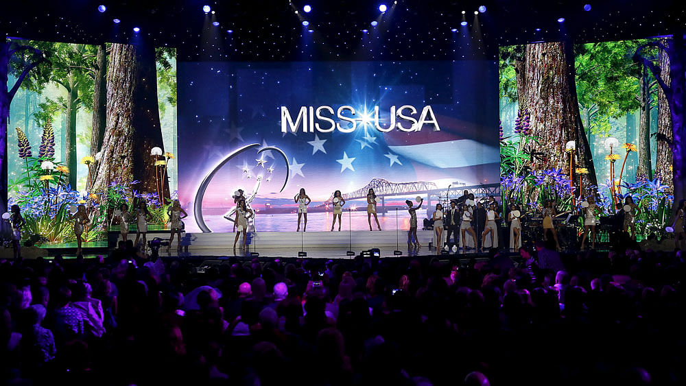 Contestants are introduced on stage during the 2015 Miss USA beauty pageant in Baton Rouge, Louisiana July 12, 2015.Photo: Reuters