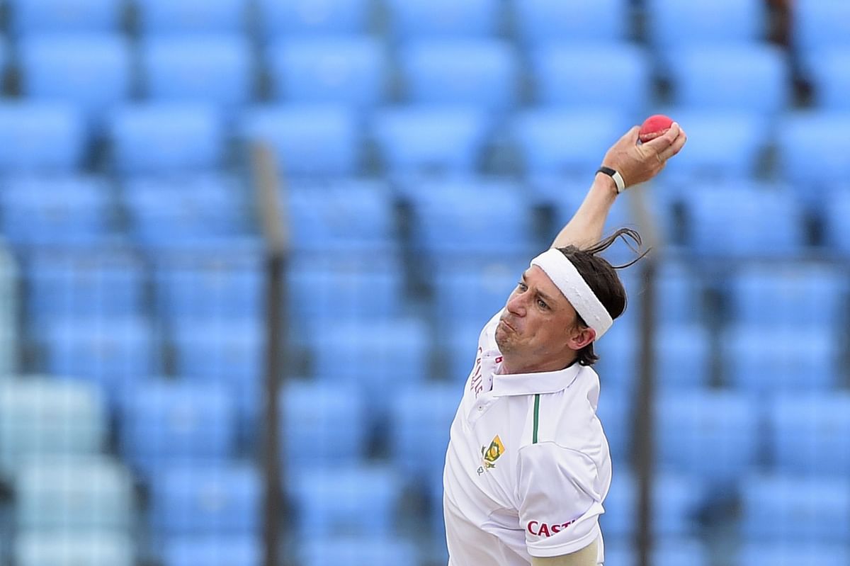 South Africa cricketer Dale Steyn delivers a ball during the third day of the first cricket Test match between Bangladesh and South Africa at Zahur Ahmed Chowdhury Stadium in Chittagong on July 23, 2015. AFP