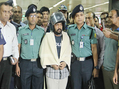 Kamrul Islam, the prime accused in Sylhet’s teenage boy Rajon murder case, was brought back home from Saudi Arabia by police. Photo: Focus Bangla