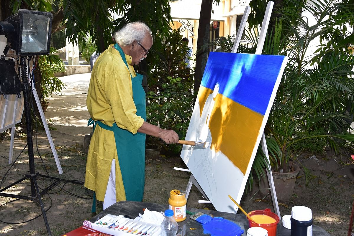 Renowned Bangladeshi artist Rafiqun Nabi at the camp. Photo: Prothom Alo