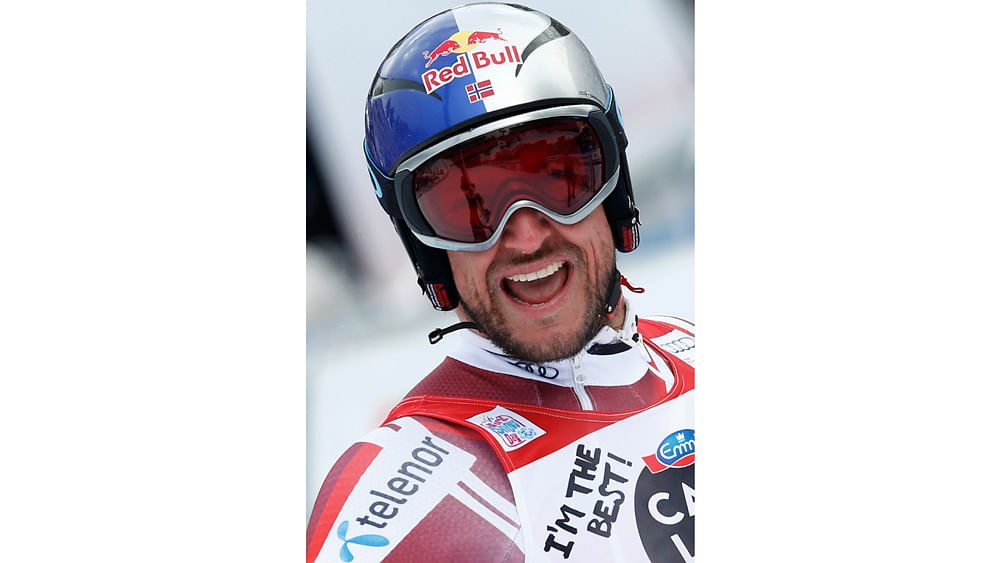 Aksel Lund Svindal of Norway reacts following the men`s Alpine Skiing World Cup downhill race on the Lauberhorn course in Wengen, Switzerland January 16, 2016. Advertisement on Svindal`s dress reads `I am the best !` Photo: Reuters