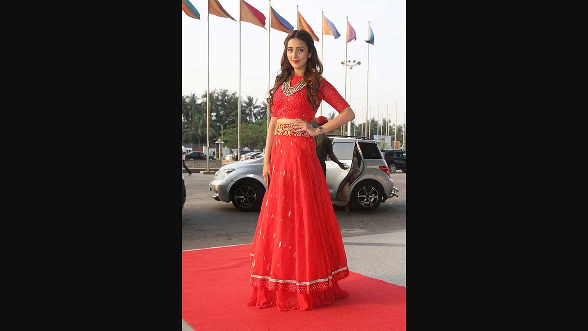 Actress Mim poses on the red carpet. Photo: Zahidul Karim