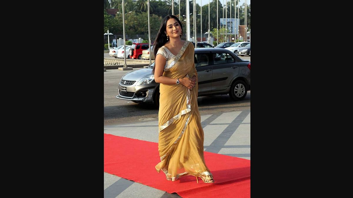 Celebrated actress Zakia Bari Mamo enters the venue. Photo: Zahidul Karim