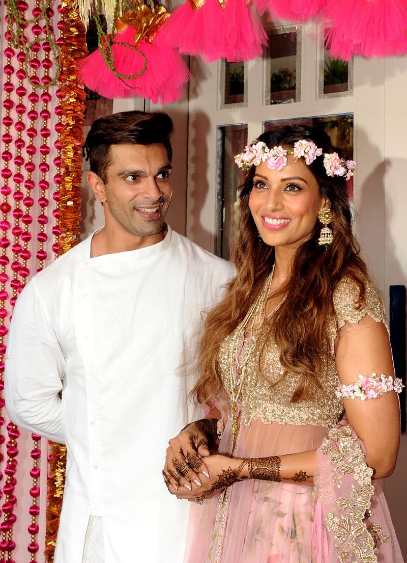 Bipasha Basu Mehendi Flower Crown