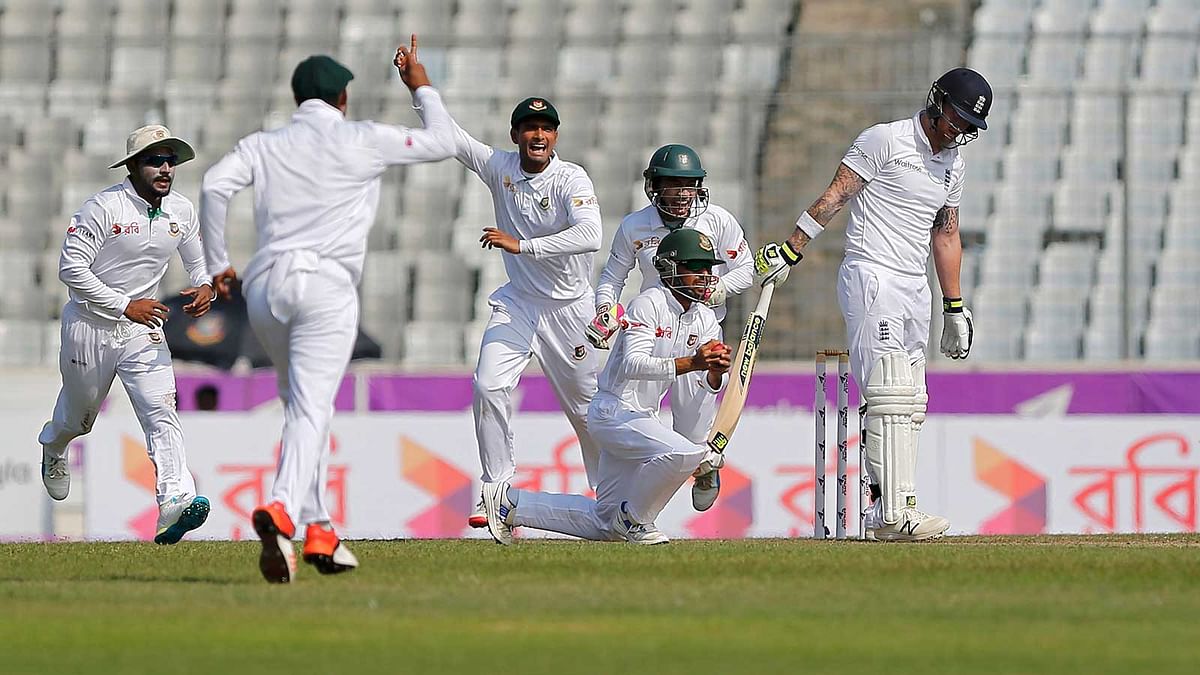 Bangladesh`s players successfully appeal for the wicket of England`s Ben Duckett on 28 October. Photo: Reuters
