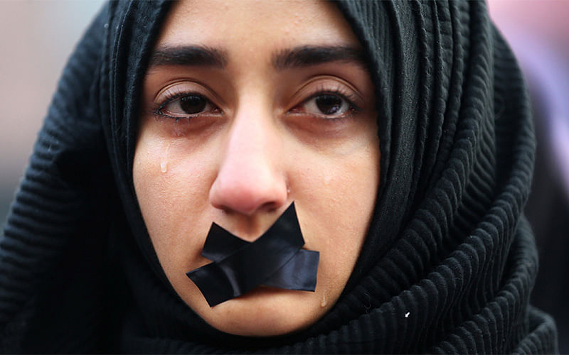 A Turkish student cries during a protest to show solidarity with trapped citizens of Aleppo, Syria, in Sarajevo, Bosnia and Herzegovina December 14, 2016. Photo: Reuters