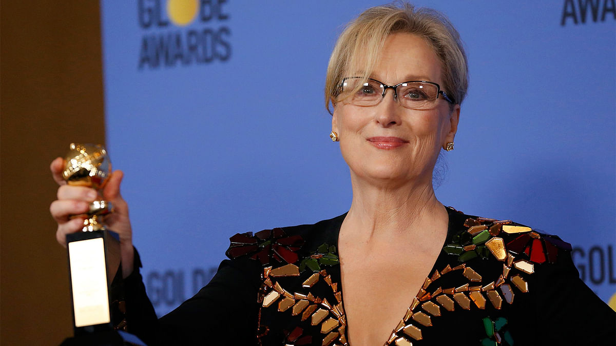 Meryl Streep holds the Cecil B. DeMille Award during the 74th Annual Golden Globe Awards in Beverly Hills, California, U.S., January 8, 2017. Photo: Reuters